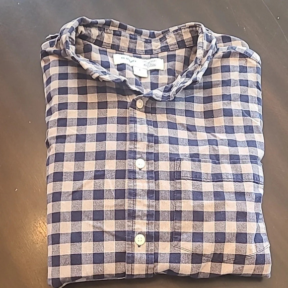 2 Old navy plaid men long sleeved button up shirts size Large collared shirts - Picture 6 of 16